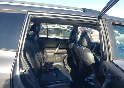 2010 Toyota Highlander Se V6 z USA, uszkodzony, nr VIN 5TDJK3EH2AS035457